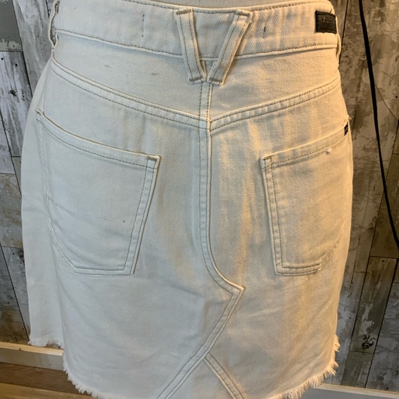 Volcom Brand jean skirt. Size M - Picture 3 of 5